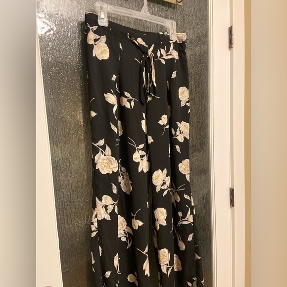 NWOT Blu Pepper Flowy Chiffon Wide Leg Floral Pants - Picture 2 of 7